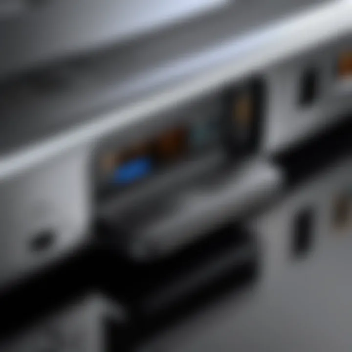 Close-up of HP docking station features, highlighting connectivity and design.